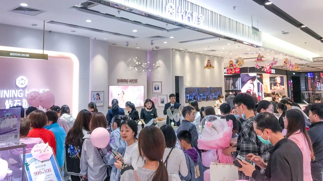 入局新零售、私域月銷400萬(wàn)，60%線上成交只靠1個(gè)爆品！